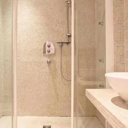 Private Apartment - Centre Pompidou - Marais Paris