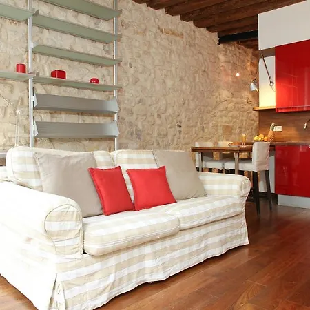 Private Apartment - Centre Pompidou - Marais Paris